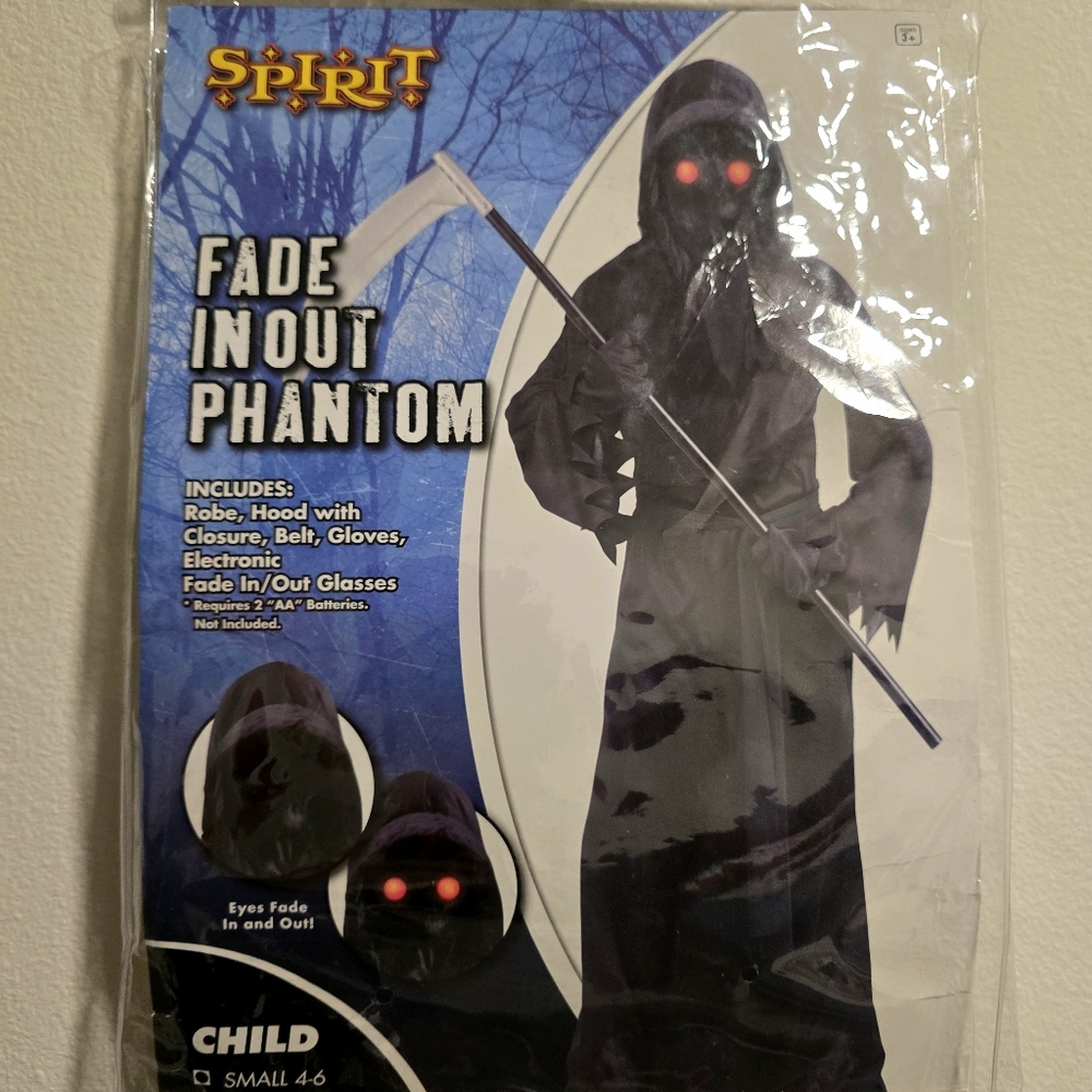 Spirit Halloween Fade in and out Phantom Kid's Costume. Size 4-6